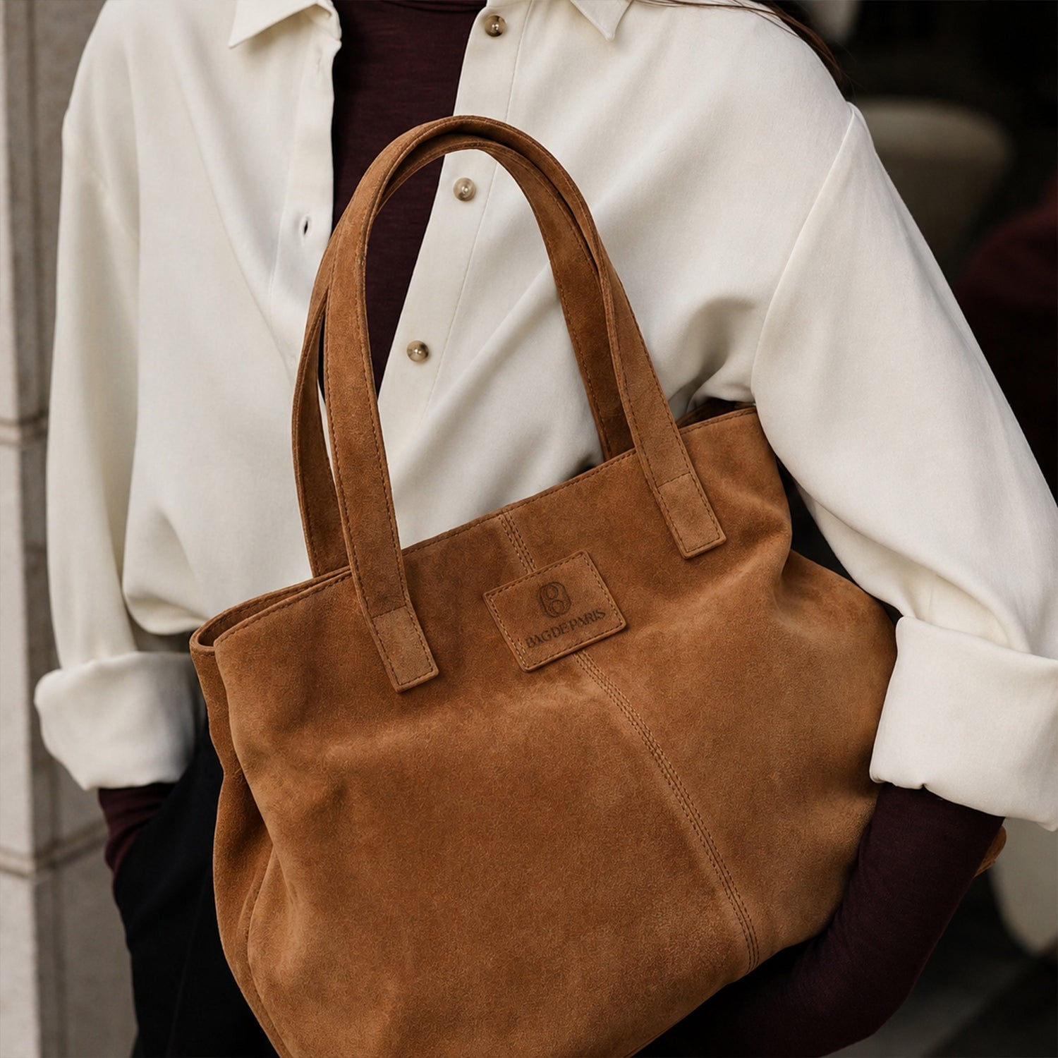 Nayla Grande Suede Tote - 032B
