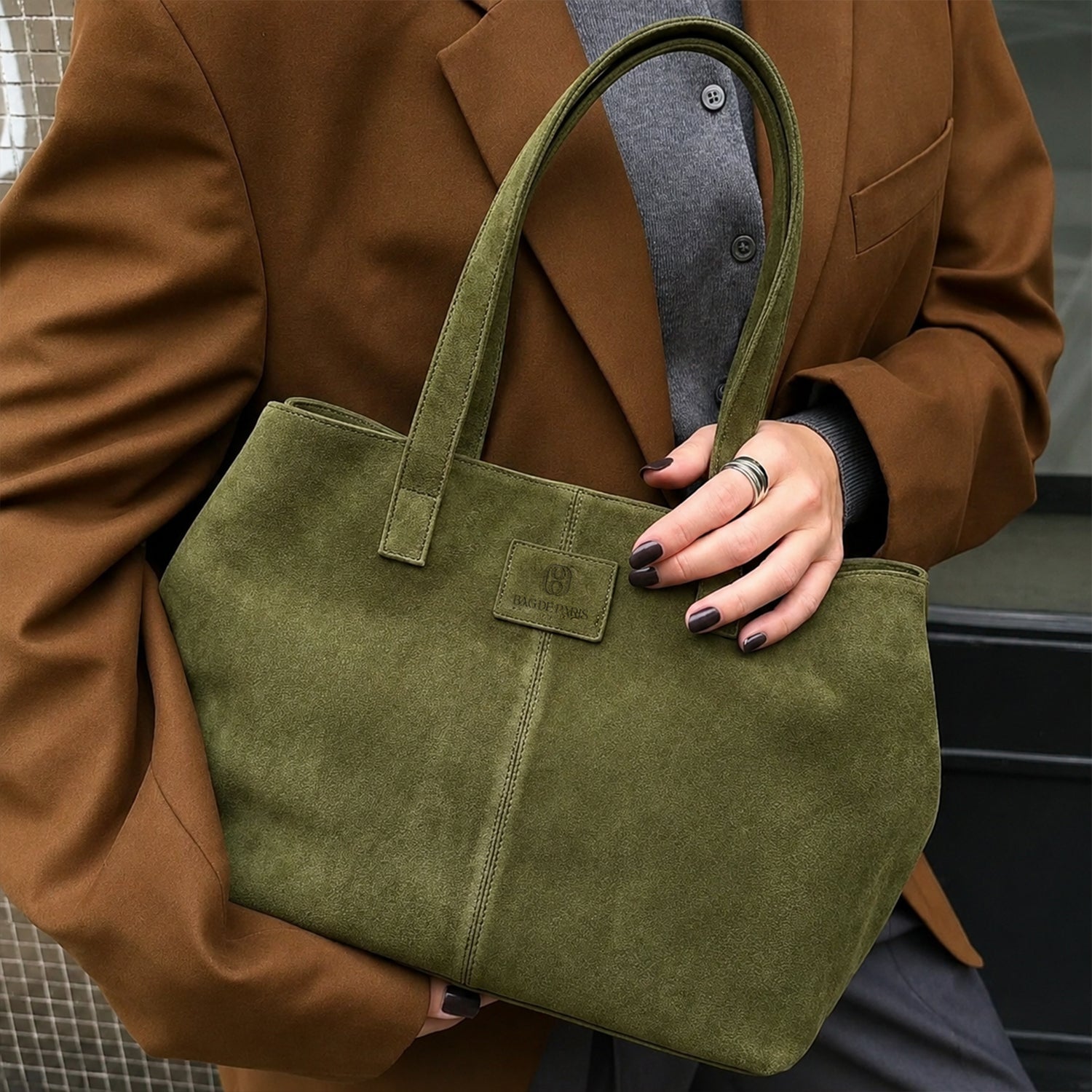 Nayla Grande Suede Tote - 034G
