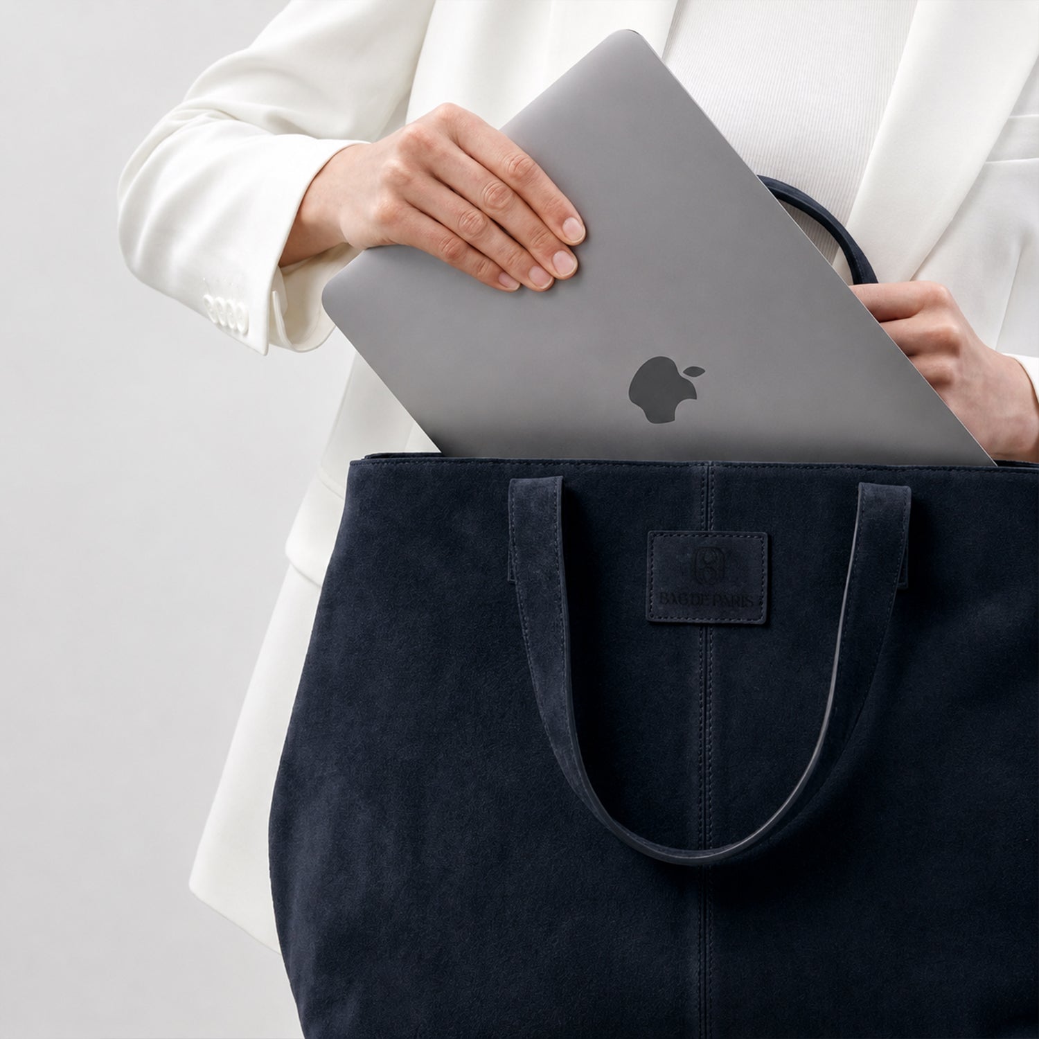 Nayla Grande Suede Tote - 031B