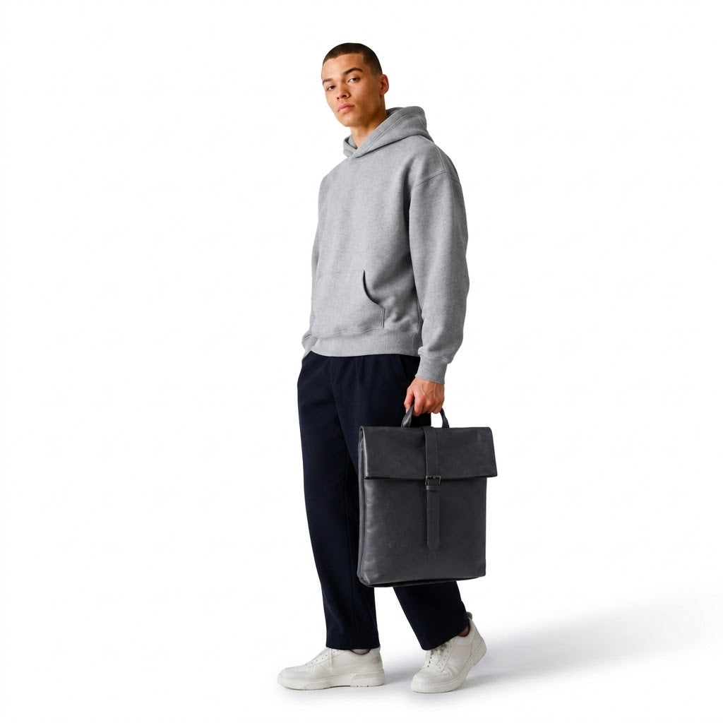 Alpha-porte-a-la-main-gris