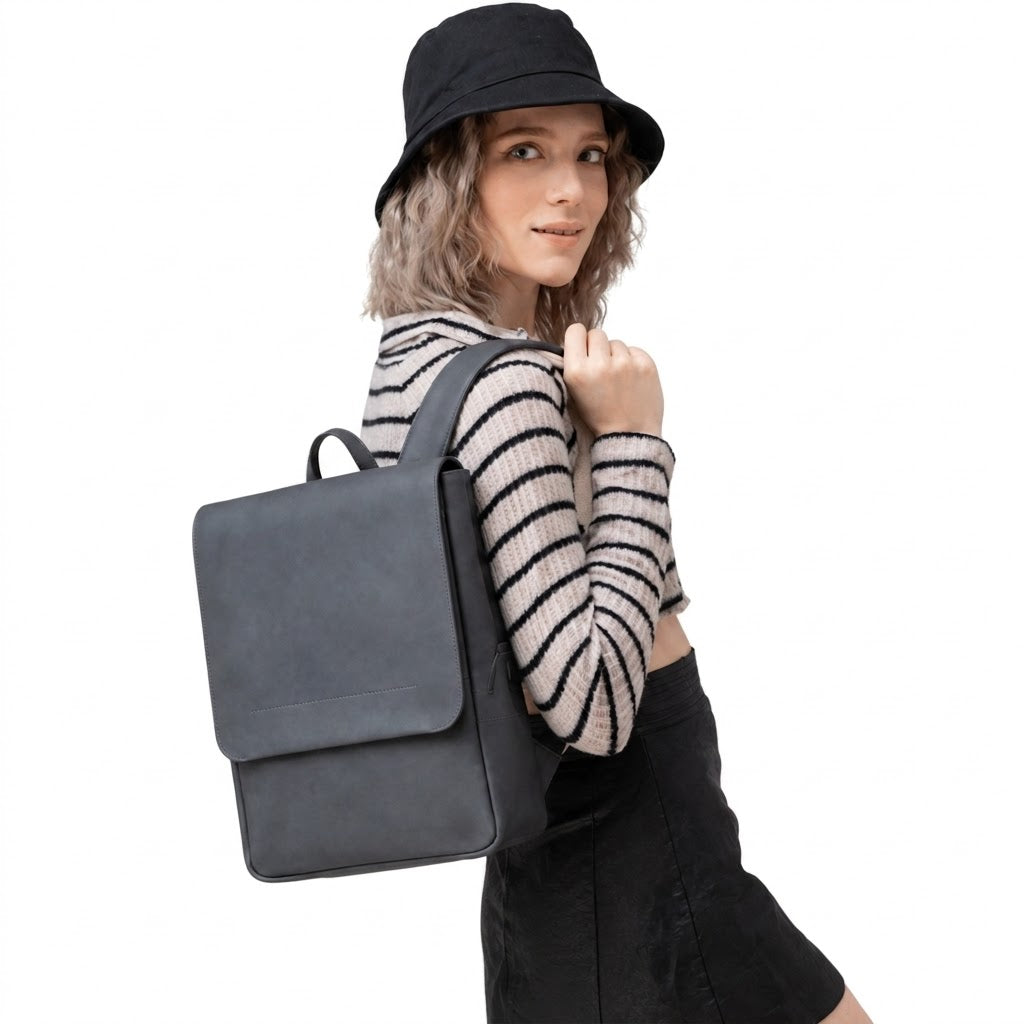 Sac à dos Omega en cuir véritable verni